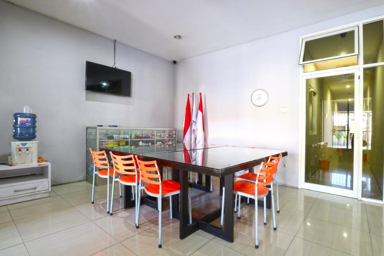 Oranje Gasthuis Hotel Surabaya Esterno foto