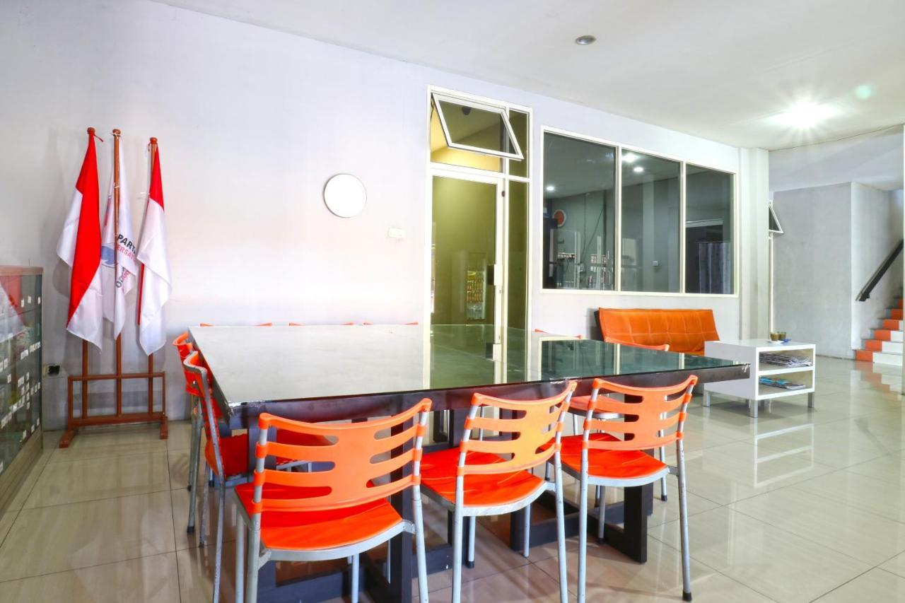 Oranje Gasthuis Hotel Surabaya Esterno foto