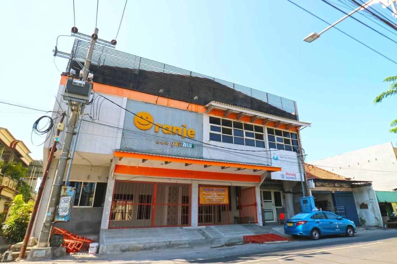 Oranje Gasthuis Hotel Surabaya Esterno foto